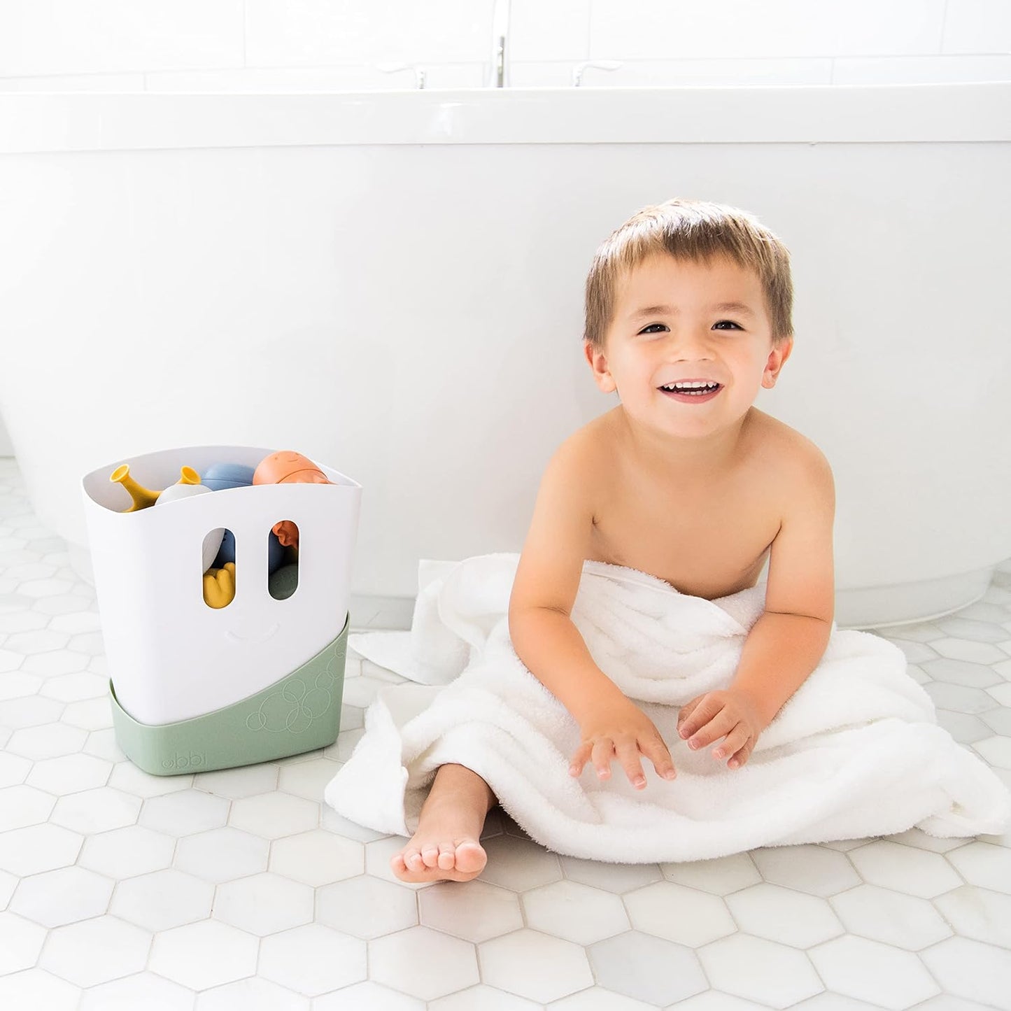 Ubbi Freestanding Bath Toy Organizer Bath Caddy with Removable Drying Rack Bin and Scoop for Toddlers and Baby, Gray