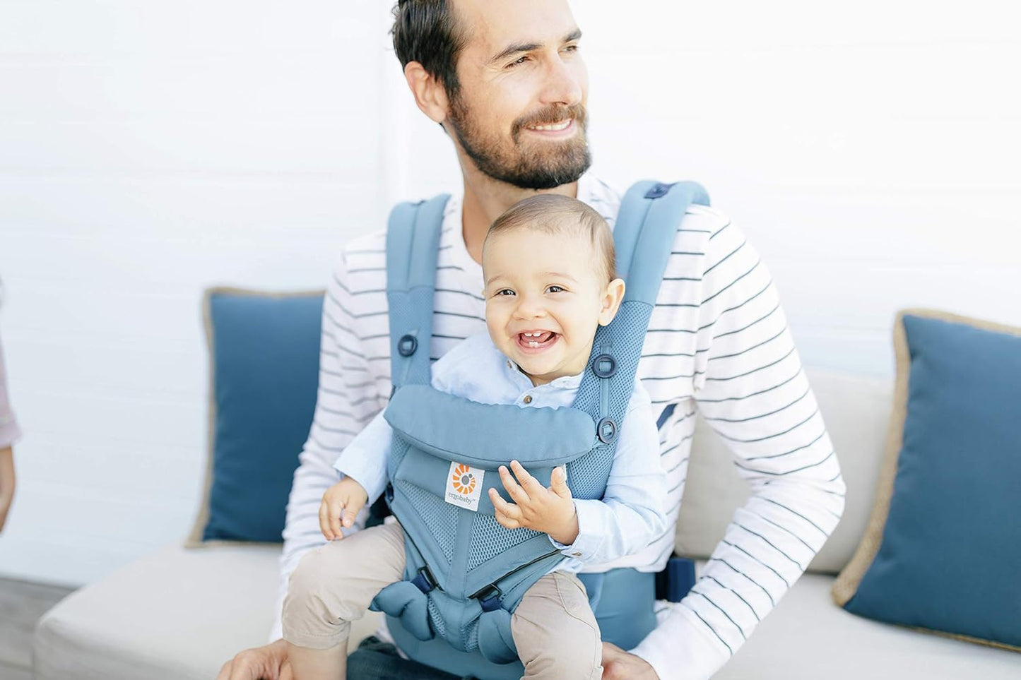 Ergobaby Omni 360 All-Position Baby Carrier for Newborn to Toddler with Lumbar Support & Cool Air Mesh (7-45 Lb), Onyx Black 6.18x9.13x10.43 Inch (Pack of 1)