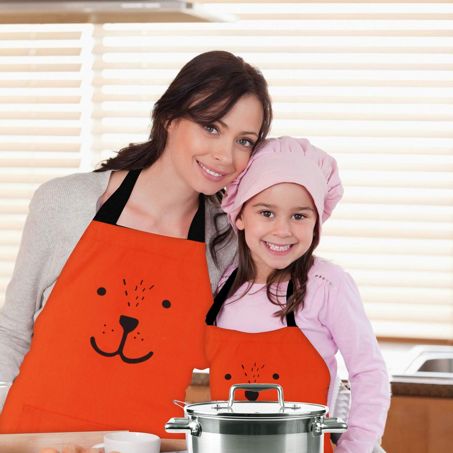 2 Pack Cartoon Apron Cute Bear Parent and Child Apron,Father Mother Son Daughter Matching Set Adult and Kid