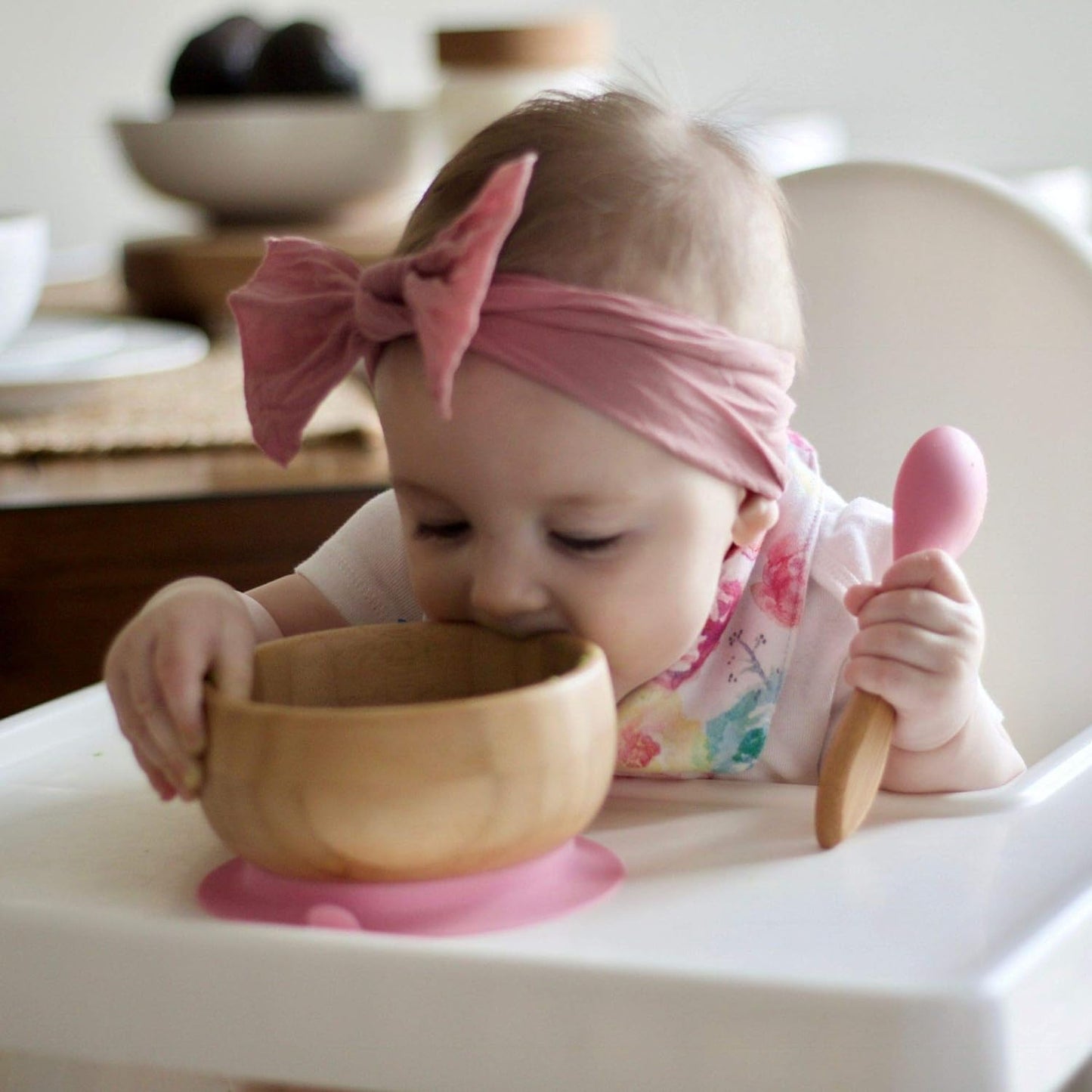 Avanchy Baby Bowls with Suction. Food Set for Babies Kids Toddler Boys Girl + Travel Baby Silicone Spoon. Fits Feeding High Chair Table, Green